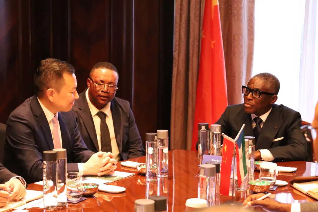 赤道几内亚共和国访华代表与bv伟德国际1946股份深入探讨产业协同发展